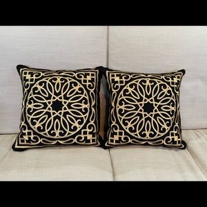 Decorative throw pillows